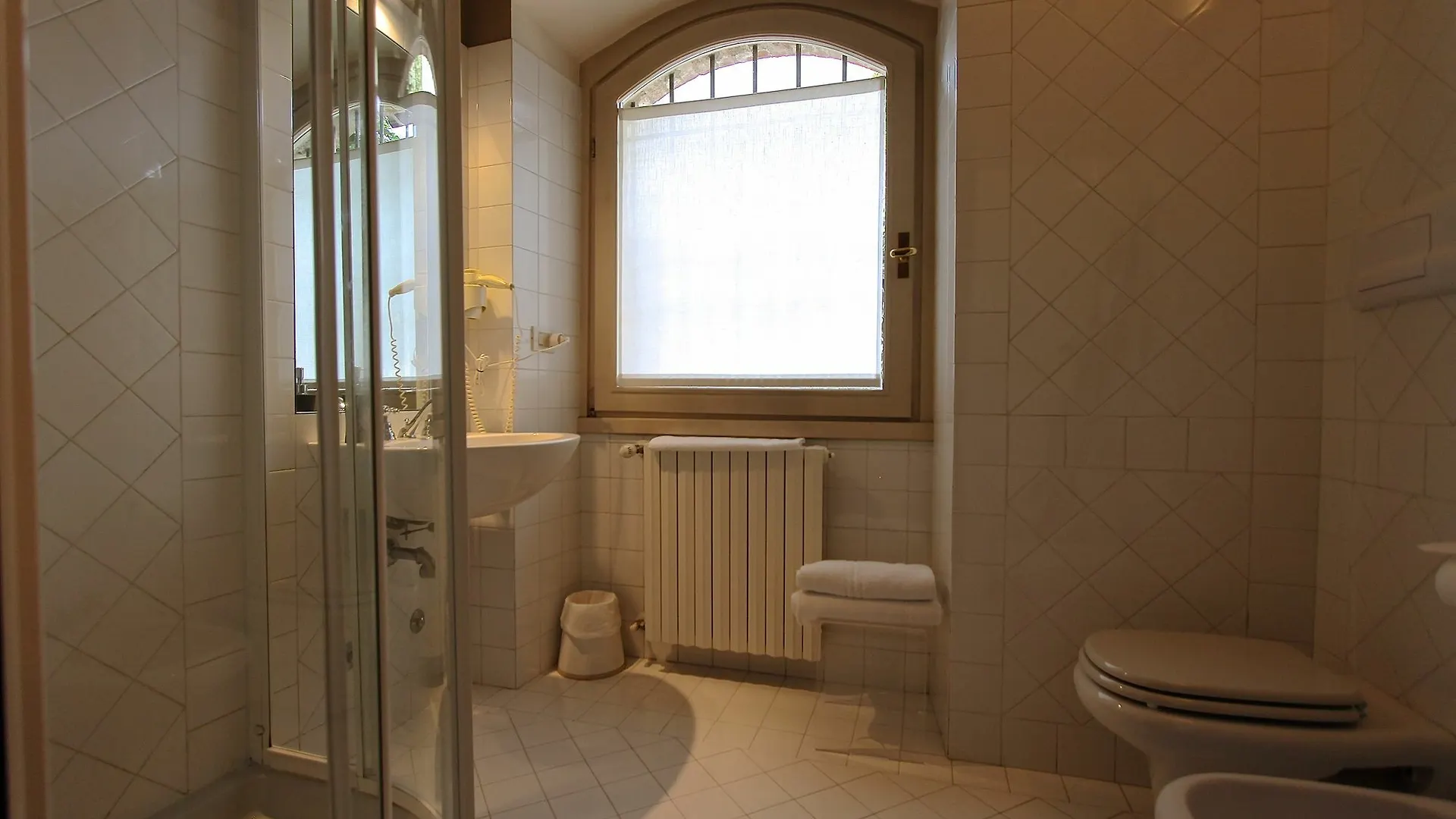 ** Hotel Santellone Resort Brescia Italien
